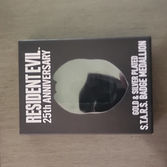 Resident Evil - STARS Badge Medallion limited edtion. - Picture 6 of 8